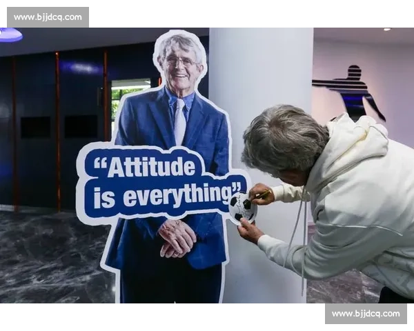 隔网情深：大满贯传奇与创史教头的排坛童话